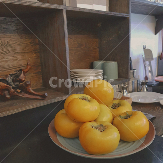 감,persimmon,과일,fruit,열매,받침접시,saucer