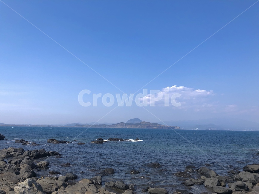 하늘,파란하늘,구름,바다,제주도,제주도바다,가파도,자연,풍경,nature,landscape,한국자연풍경,한국자연경관,korea nature landscape,outdoors,옥외,land,땅,shoreline,해안선,water,물,ocean,대양,sea