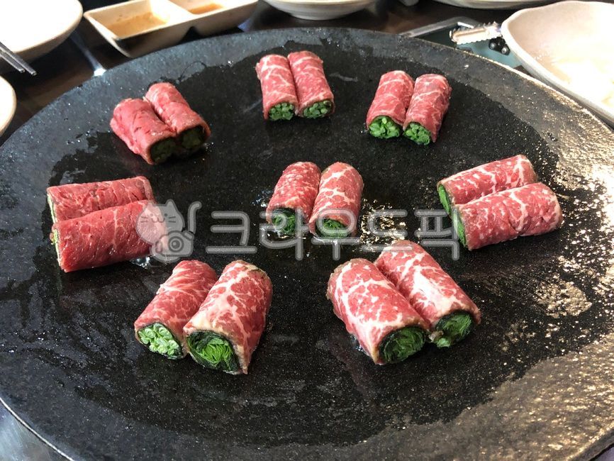 Beef chive roll,beaf,Korean,beef,Beef roll,food,round meat,korea,Korean food,meat,Chive roll,chives,koreanfood