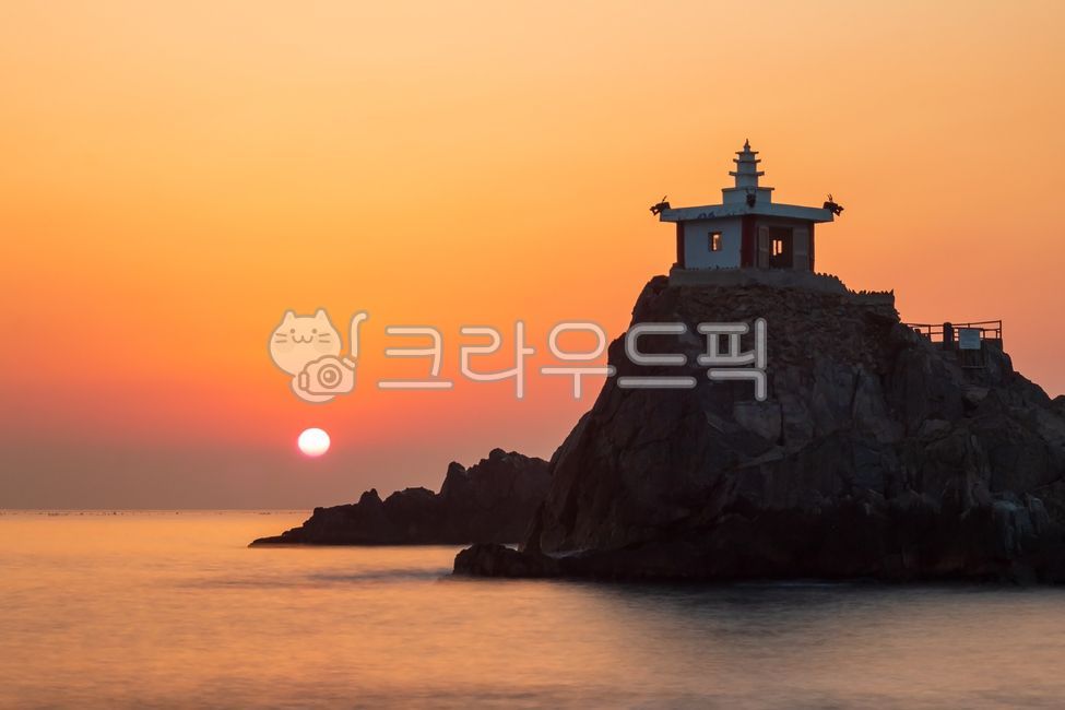 Orangdae,Orangdae Park,Yongwangdan,sunrise,park,sunset,sea,water,beach,coast,rock,sun,orange,yellow,Gijang-gun,Busan-si,Busan