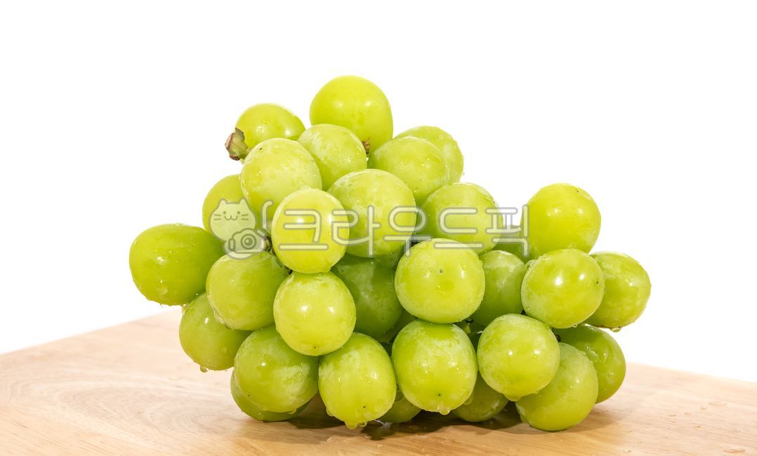 Fresh,Nukki,fruit,white background,No people,inside,fruits,green grape,copy space,ingredients,organic,close up,green,Fruit,bunch of grapes,health,food ingredients,grape,cooking ingredients,food,Shine Muscat,dessert,Shine Musket,autumn,fresh