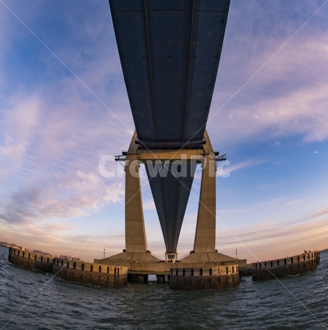 인천대교,바다,하늘,다리,건물,bridge,sky,sea,건축물,건물외관,exterior,building,structure,architecture,construction