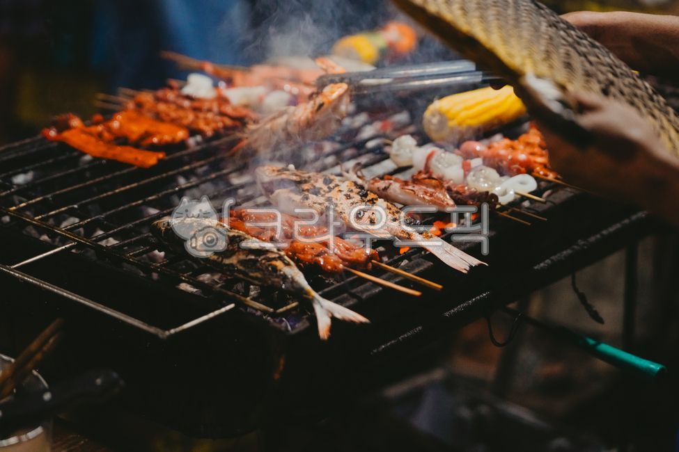 barbecue,grill,charcoal grill,grilled fish,skewer grill,grilled chicken,food,corn grill,bbq,grills,food,Southeast Asian food