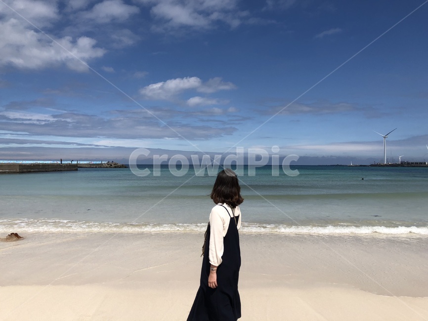 바다,해변,인물,사람,모래사장,제주도,바닷가,해수욕장,여름,여행,ocean,beach,woman,jeju,summer,sea,trip,감성,감성사진,컨셉,느낌,평화로움