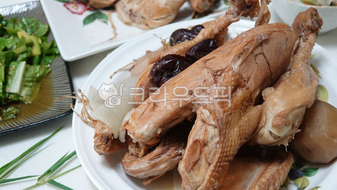 chicken,Samgyetang,ginseng,onion,Korean cuisine,traditionalkoreanfood,Korean,traditional korean food,Avocado Salad,food,health food,meal,potato,Korean food,samgyetang,koreancuisine,Ginseng,jujube