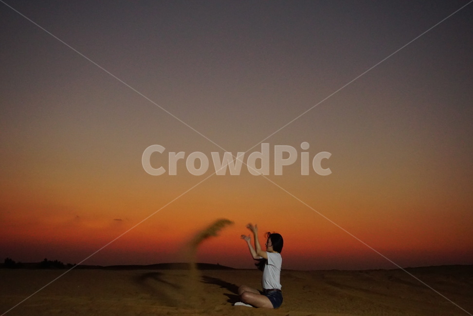 두바이사막,사막사파리,두바이,사막투어,desert,safari,desertsafari,두바이여행,두바이사막투어,사막여행,일몰,사파리투어,두바이사막사파리,사막,자연,풍경,nature,landscape,해외,외국,세계,foreign,oversea,world,세계자연풍경,해외자연풍경,외국자연풍경,world nature landscape,사람,인물,인간,human,person,여성,여자,woman,female,lady,soil,흙,sand,모래,outdoors,옥외,dune,모래 언덕