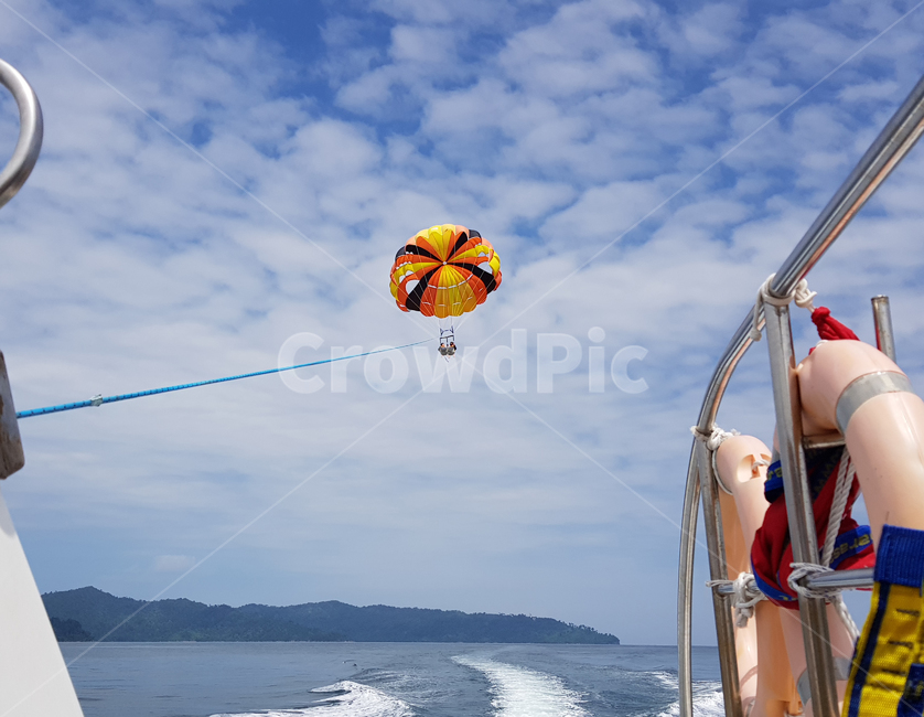 vacance,water sports,activity,Kota Kinabalu,sports,parasailing,malaysia,marine leisure,marine,summer vacation,Sepanggar Island,leisure