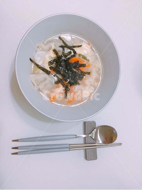 떡만둣국,떡국,한식,food,음식,meal,식사,설음식,집밥,아침식사