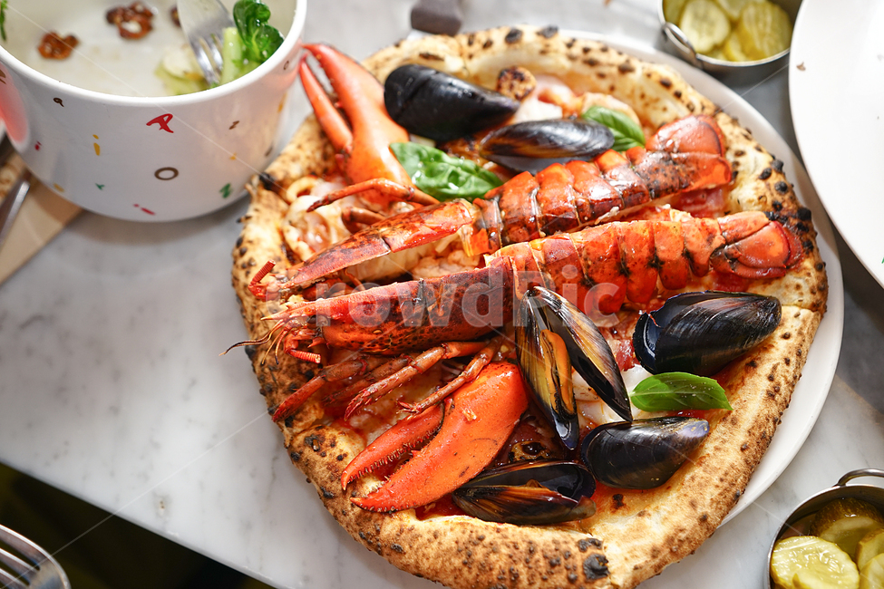 랍스타,랍스터,랍스타피자,피자,음식,먹거리,pizza,lobster,이탈리안,푸드,색감,해산물,외식,식사,음식,식재료,요리,food,cook,meal,dishes,food reserves,양식,서양음식,서양요리,western food,western dishes,western meal,western cook