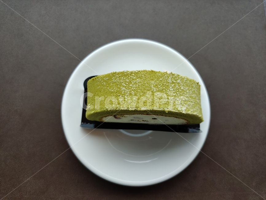 녹차,롤케이크,녹차케이크,카페,접시,디저트,테이블,음식,메뉴,음식,식재료,요리,food,cook,meal,dishes,food reserves,디저트,간식,후식,dessert,snack