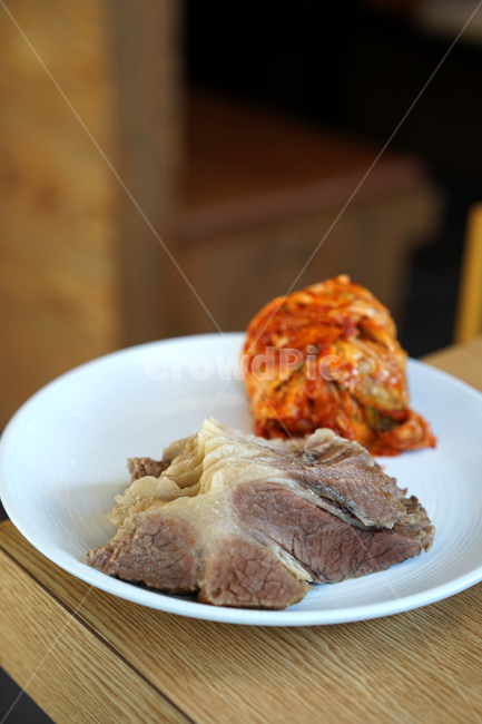 수육,보쌈,고기,육류,한식,요리,음식,김치,보쌈김치,반찬,음식,식재료,요리,food,cook,meal,dishes,food reserves,육류,고기,meat,한식,한국음식,한국요리,korean food,korean dishes,korean meal,korean cook