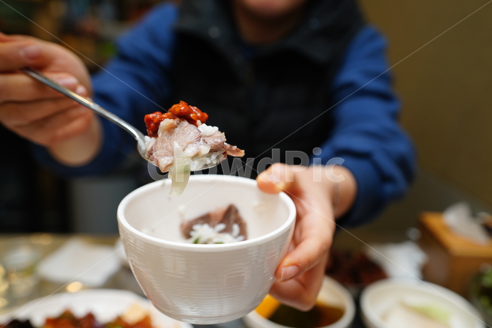 국물요리,국물,식사,국밥,소머리국밥,육류,육식,한식,먹거리,음식,한국식,푸드,먹방,밥,음식,식재료,요리,food,cook,meal,dishes,food reserves