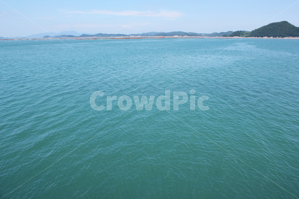 beach,blue,cloud,coast,coastline,day,far,island,mountain,nature,ocean,sea,sky,water,wave,하늘,구름,파랑,블루,먼산,산,섬,바다,물결,푸른바다,풍경,자연,낮,파란색,물,바닷물,아쿠아,에메랄드빛,에메랄드,자연,풍경,nature,landscape,outdoors,옥외,대양,land,땅