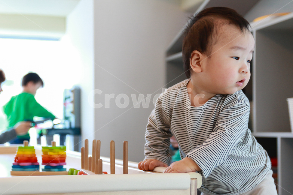 아기,육아,도형놀이,도형,장난감,완구,성장,두뇌발달,발달,아이,어린이,유아,인지,인지놀이,원목,막대,세모,네모,동그라미,블럭,나무블럭,작은,손,고사리손,신체,재미,퍼즐,베이비카페,돌아기,유아용품,원목교구,색상,컬러,창의력,교육,남자아이,남자아기,귀여운,사랑스런,장난꾸러기,개구장이,가족,인물,모델,얼굴,표정,호기심,게임,놀이,도형블럭,사람,인물,인간,human,person,영유아,아기,애기,아이,infants,baby