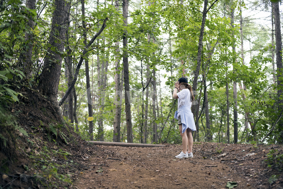 산,실레길,아가씨,산림욕,나무,자연,풍경,nature,landscape,사람,인물,인간,human,person,여성,여자,woman,female,lady,ground,바닥