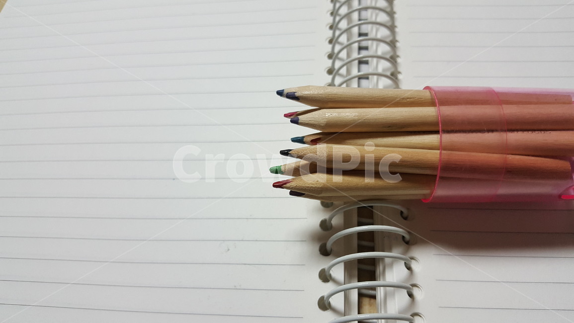 노트,공책,색연필,필기,정리,그리기,채색,메모,디자인,배경,바탕,학용품,문구류,사무용품,school supplies,stationery,office supplies