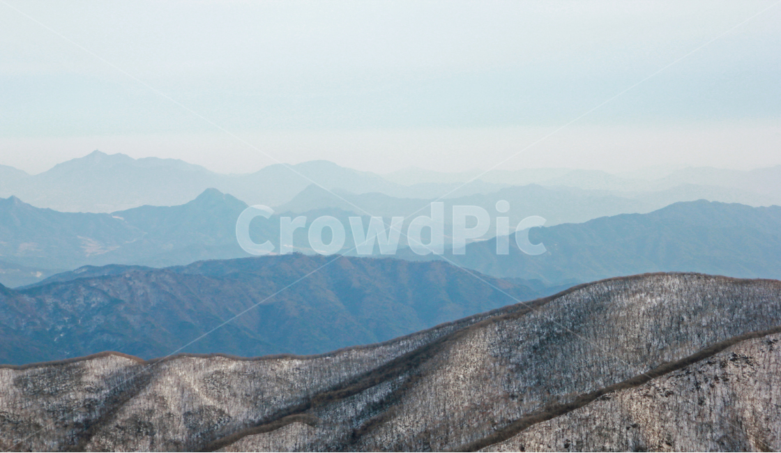 산,겨울산,설산,덕유산,mountain,구름낀산,겨울,풍경,자연,겨울,계절,winter,season,자연,풍경,nature,landscape,한국자연풍경,한국자연경관,korea nature landscape,slope,경사,outdoors,옥외