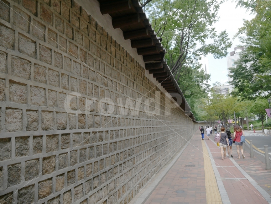 서울여행,덕수궁,덕수궁돌담길,돌담길,담벼락,역사,문화,서울,서울여행지,여름,계절,summer,season,한국전통,한국문화,korean traditional,korean culture