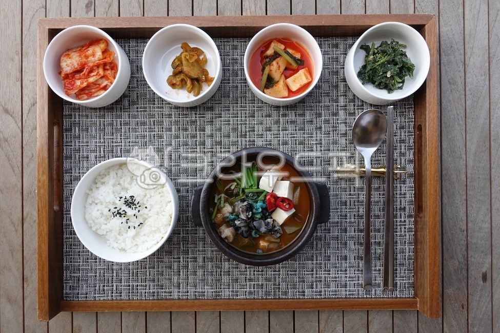된장국,우렁된장국,doenjangstew,beanpastestew,된장찌개,한식,koreanfood,음식,food,meal,식사,koreansoup,koreanstew