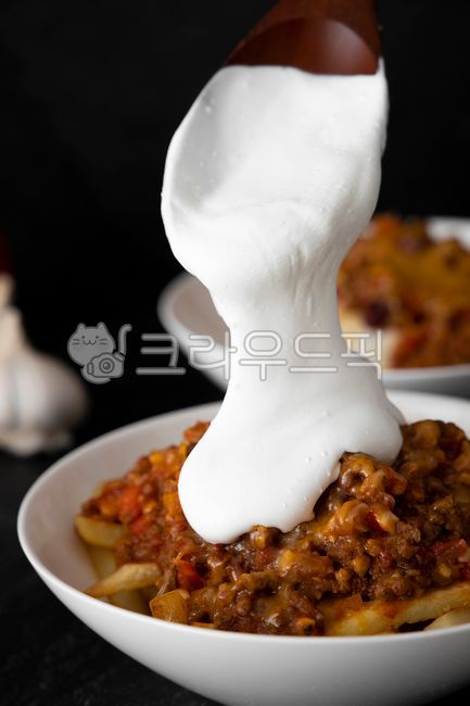 칠리콘카르네,텍스멕스,텍사스,멕시코,퓨전,퓨전음식,퓨전요리,음식,요리,사워크림,맛있는,식사,저녁식사,점심식사,점심,저녁,감자튀김,감자,튀김,야채,채소,토마토,마늘,식재료,건강한,든든한,홈메이드,접시,식기,chiliconcarne,food,delicious,tasty,texmexfood,texmex,lunch,dinner,meal,cuisine,dish,cooking,homemade,homecooking,meat,sourcream,chips,frenchfries,fries,vegetable,vegetables,tomato,garlic,healthy