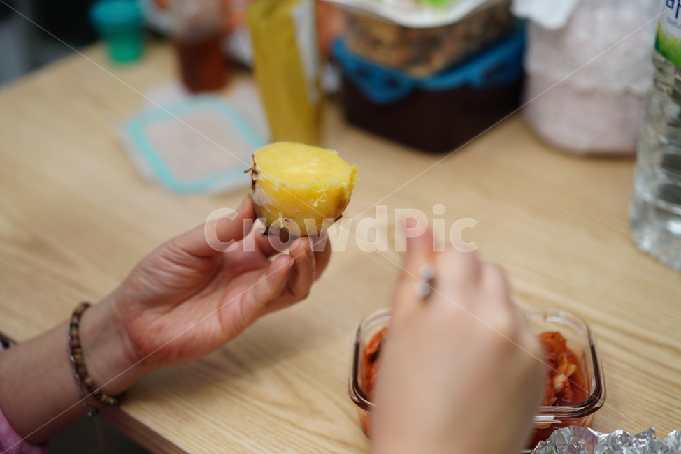 군고구마,고구마,간식,음식,food,먹방,겨울,식물,먹거리,작물,식재료,음식,식재료,요리,food,cook,meal,dishes,food reserves