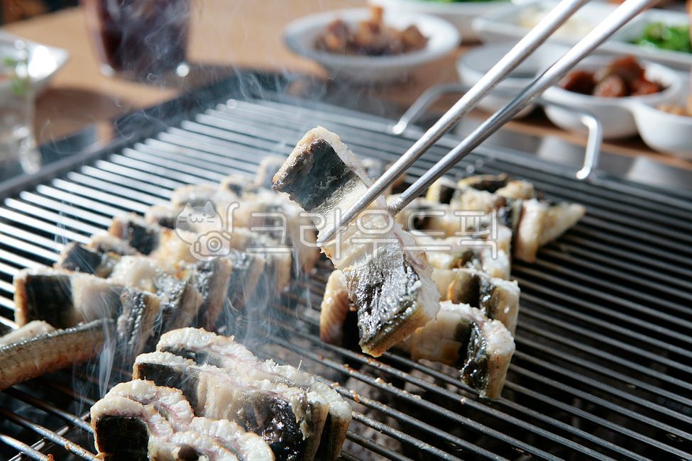 장어,장어구이,민물장어,민물장어구이,고창장어,풍천장어,고창풍천장어,셀프장어,장어맛집,술안주,안주,전통음식,물고기,장어요리,보양식,건강식,영양식,원기회복,복날,초복,중복,말복,초복음식,중복음식,말복음식,숯불구이,숯불장어구이,식사,음식,요리,food,민물고기,음식,식재료,요리,food,cook,meal,dishes,food reserves