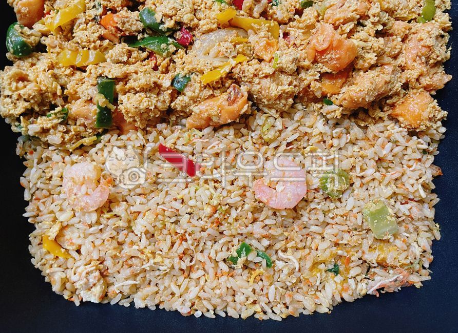 볶음밥,새우볶음밥,게살볶음밥,게살,새우,해물볶음밥,푸팟퐁커리,푸팟퐁,커리,쌀밥,쌀,밥,칵테일새우,해물,해산물,야채,채소,파프리카,대파,파,음식,식사,food,rice,seafood,vegetable,shrimp