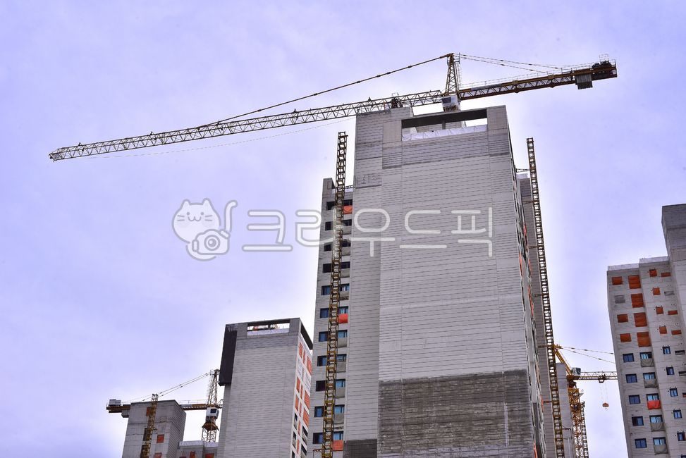 건설현장,건축현장,크레인,타워크레인,아파트건설현장,기계,작업,노동,개발,아파트건축현장,건설업,건축업,현장,작업장,배경,industrial,바탕,백그라운드,야외,construction,산업,옥외,아파트공사현장,재개발,주택단지,constructioncrane,건설크레인,자연,outdoors,기초공사,차량,철골,땅,대지,아시바,비계,신도시,대도시,도시,시티,신축공사