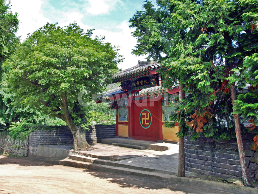 불탑사,원당봉,제주,올레18코스,올레길,사찰,정문,한국전통,한국문화,korean traditional,korean culture,종교,신앙,religion,belief,faith,건축물,건물외관,exterior,building,structure,architecture,construction