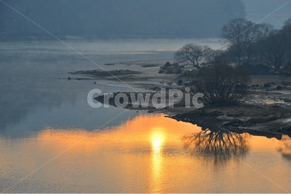 sky,하늘,redsky,붉은하늘,dawn,새벽,scenery,풍경,landscape,경치,nature,자연,water,물,outdoors,옥외,sunlight,햇빛,경남,합천,합천보조댐,합천보조댐아침,여명,물안개,일출,해돋이