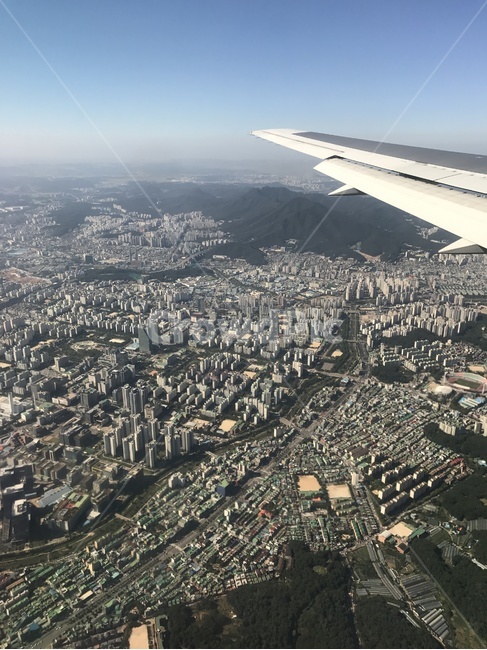 여행,비행기,도시,빌딩,떠나다,날개,날다,힐링,휴가,휴일,휴식,교통,교통수단,traffic,transportation