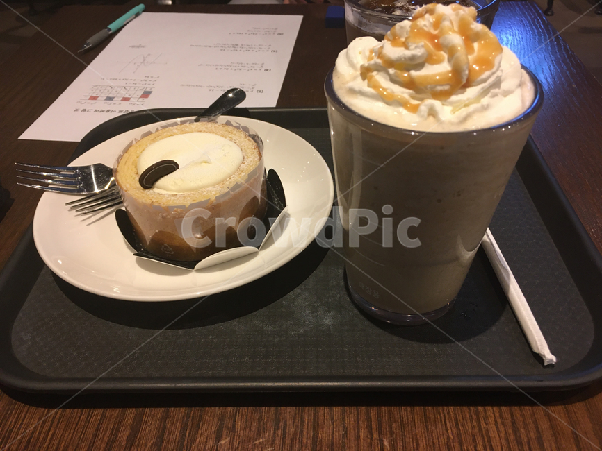 음식,food,디저트,dessert,cream,크림,creme,프라푸치노,프라페,생크림,얼그레이,달달,간식,별,다방,카라멜,휘핑크림,빵,케잌