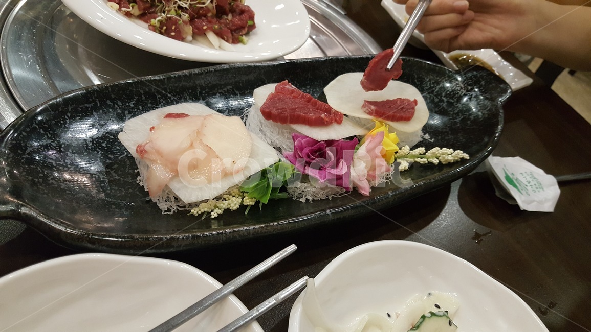 말고기,고기,육류,생고기,육회와사시미,요리,음식