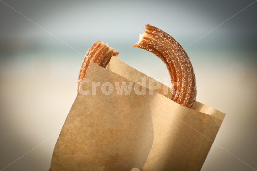 한입,빵,츄러스,간식,튀김,음식,식재료,요리,food,cook,meal,dishes,food reserves,디저트,간식,후식,dessert,snack