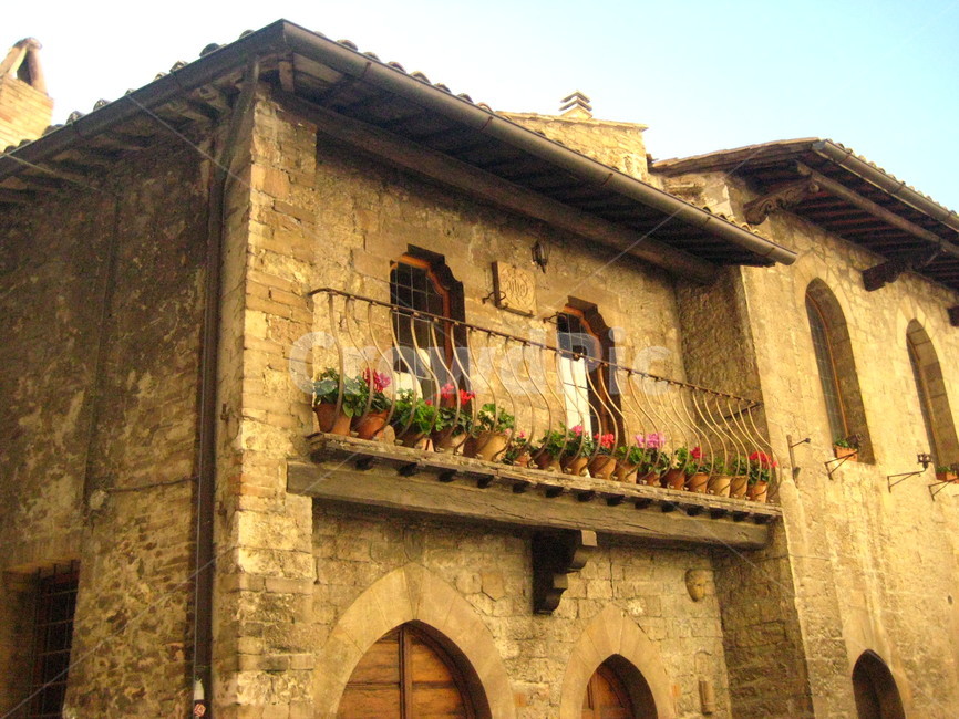 창문,유럽집,유럽창문,아치,italy,이태리,유럽,건축,유럽건축,건축물,architecture,건물,building,건축물,건물외관,exterior,building,structure,architecture,construction