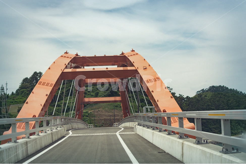다리,대교,하늘,구름,도로,교통,교통수단,traffic,transportation,건축물,건물외관,exterior,building,structure,architecture,construction