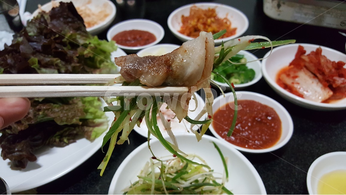 파절이,쌈장,음식점,고기집,dishes,foodreserves,한식,한국음식,한국요리,koreanfood,koreandishes,koreanmeal,koreancook,삼겹살,회식,외식,고기,숯불구이,음식,식재료,요리,food,cook,meal,dishes,food reserves,육류,고기,meat