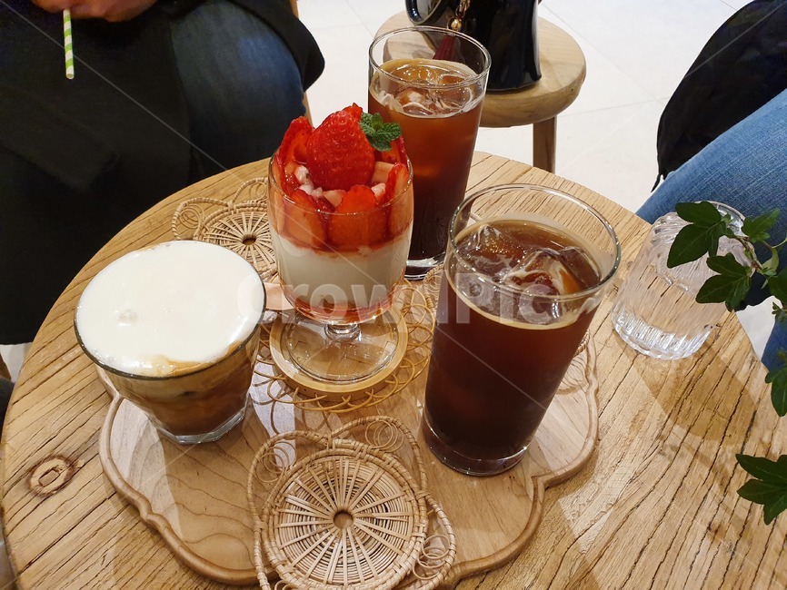 카베,커피,예쁜카페,커피메뉴,디저트,예쁜디저트