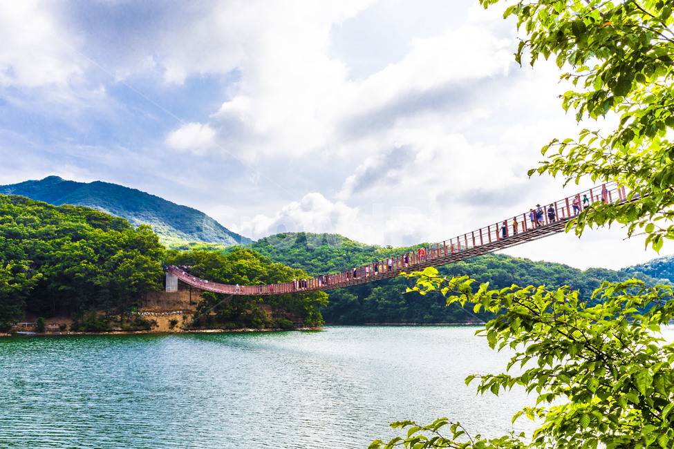 마장호수출렁다리,흔들다리,힐링,관광명소,풍경,국내여행,감악산둘레길,자연,지역명소,자연,풍경,nature,landscape,한국자연풍경,한국자연경관,korea nature landscape,사람들,대중,군중,other people,crowd,outdoors,옥외,water,물