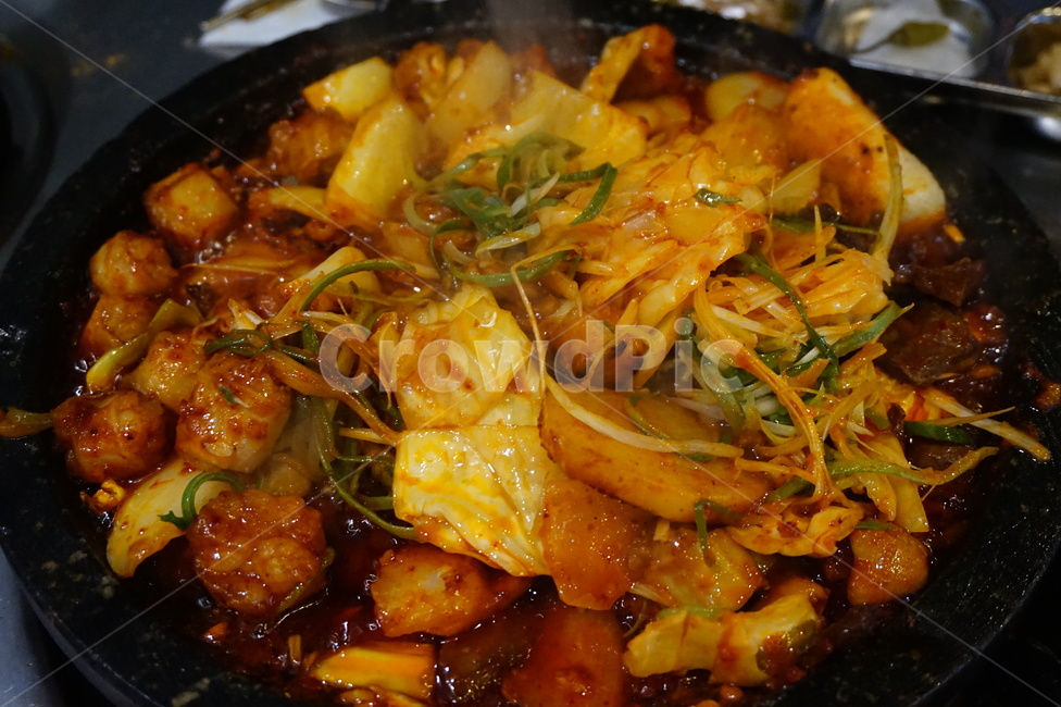 곱창모듬,양념곱창,야식,술안주,소주안주,음식,식재료,요리,food,cook,meal,dishes,food reserves,육류,고기,meat,한식,한국음식,한국요리,korean food,korean dishes,korean meal,korean cook