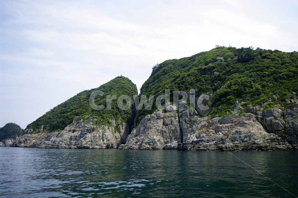 암석,바위,하늘,구름,섬,바다,자연,풍경,nature,landscape,한국자연풍경,한국자연경관,korea nature landscape,land,땅,outdoors,옥외,water,물,shoreline,해안선,ocean,대양,sea,coast,연안