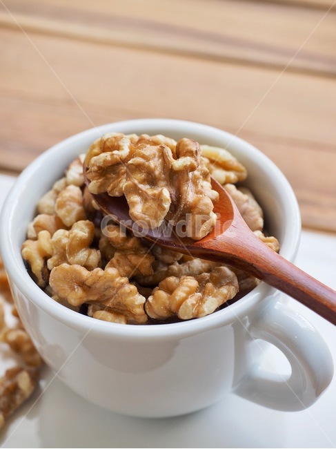 full moon,Full moon of the first lunar month,plate,nut,walnut,porcelain cup,nuts,coffee cup,background,wellbeing,Spoon,cowardice