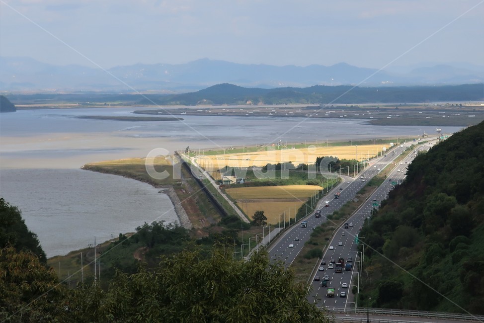 북녘,하늘,자유로,분단,통일,임진강,군사,분계선,평화,파주,자연,풍경,nature,landscape,한국자연풍경,한국자연경관,korea nature landscape,교통,교통수단,traffic,transportation,road,도로,outdoors,옥외,scenery