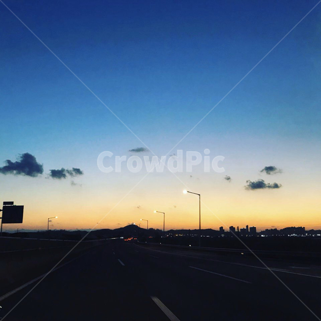 road,하늘,sky,sunset,석양,노을,고속도로,노란,검정,black,고속도로,highway,freeway