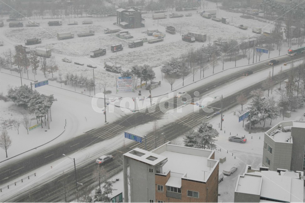 폭설,겨울,도로,풍경,자동차,승용차,계절,거리,겨울,계절,winter,season,도시,풍경,city,landscape,nature,자연,outdoors,옥외,경치