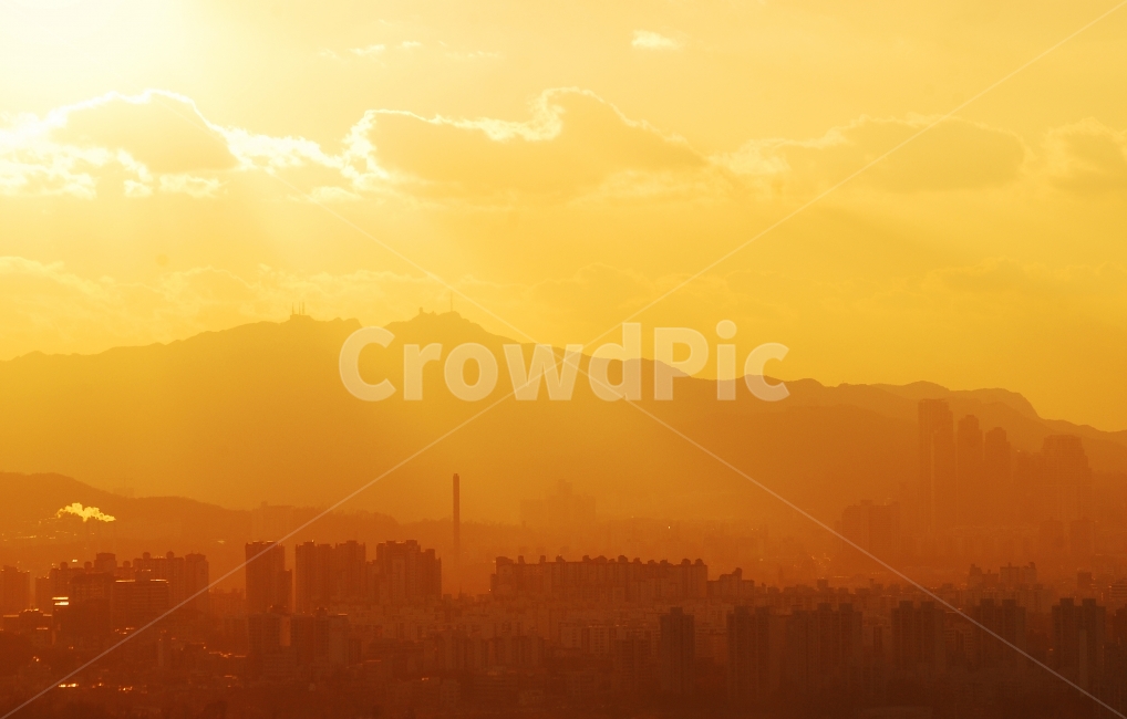 미세먼지,황사,스모그,매연,대기오염,날씨,기후,배기가스,안개,연무,뿌옇다,흐린,도시,서울,공기,중심가,이슈,경보,smoke,foggy,우울한,탁한,기상,마스크,주의보,대도시,city,공기청정,메트로폴리탄,fog,dust,haze,오염,공기청정기,환경,environment,air,atmosphere,배경,바탕,백그라운드,미래도시,노을,석양sunset,도시,풍경,city,landscape,한국도시풍경,한국도시경관,korea cityscape,nature,자연