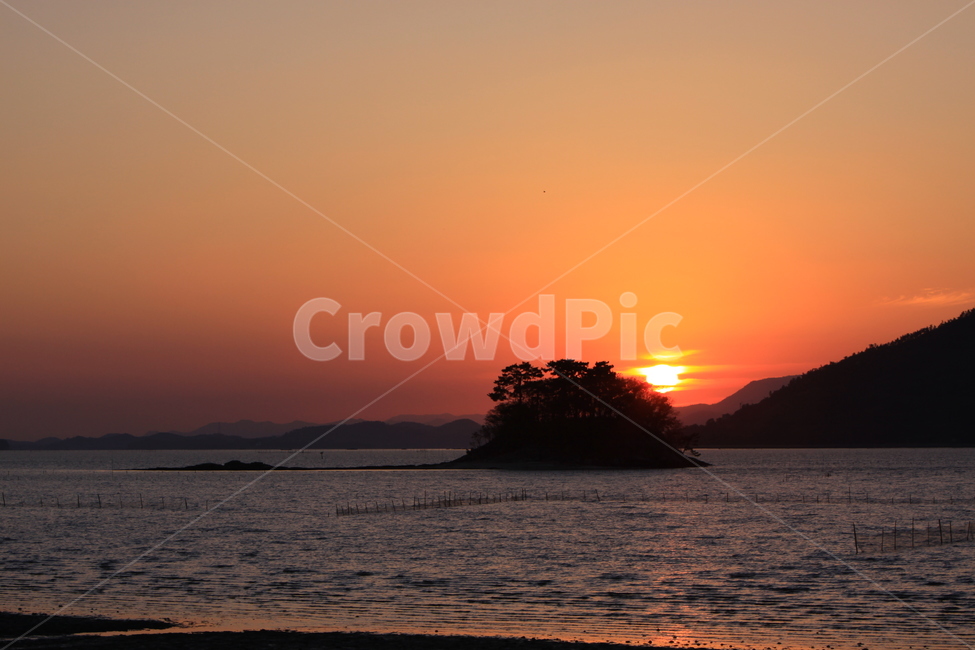 순천,와온해변,석양,노을,해넘이,그라데이션,바다,자연,풍경,nature,landscape,한국자연풍경,한국자연경관,korea nature landscape,outdoors,옥외,red sky,붉은 하늘,dawn,새벽,sunset,일몰,sky,하늘,dusk,황혼