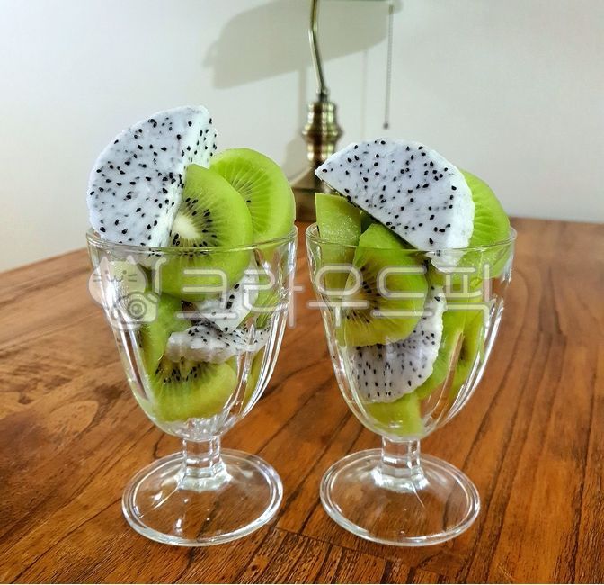 용과,키위,과일,컵과일,후식,디저트,플레이팅,홈카페,여름,여름과일,간식,food,음식,fruit