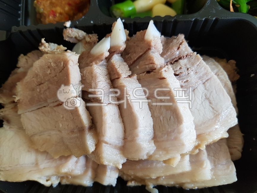 meal,boiled meat,Korean,packaged food,lunch box,Bossam,pork,cochlear bone,food,boiled pork