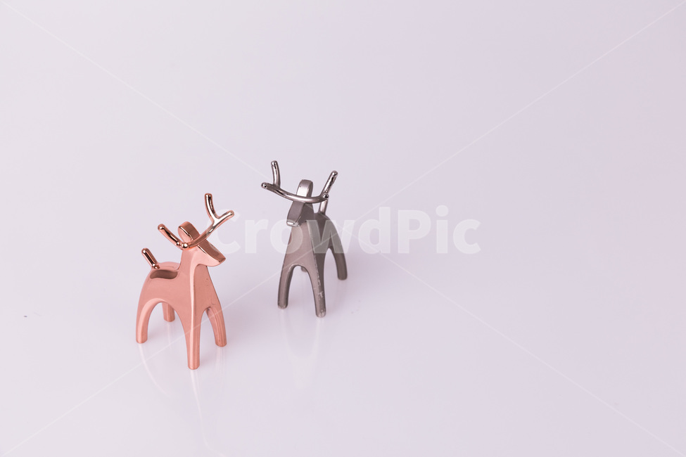심리학,생활,커플,사슴,동상,골드,실버,함께,사랑,노루,금속,럭셔리,동물,뿔,반사,빤짝,광채,쥬얼리,루돌프,크리스마스,아웃포커싱,보석,귀금속,귀여운,액세서리,장식품,백그라운드,사물,물건,오브젝트,thing,object,matter